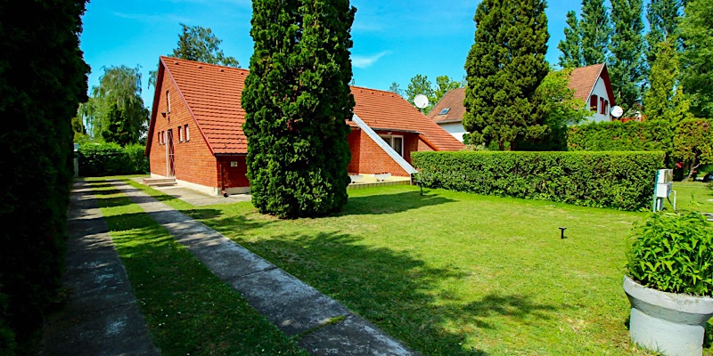 103 Ikerfél Nyaraló-Balatonszárszó-70918