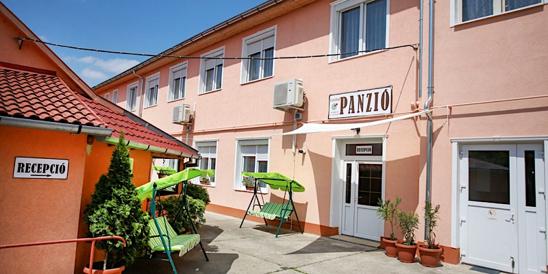 Centrál Panzió-Szentes-42389