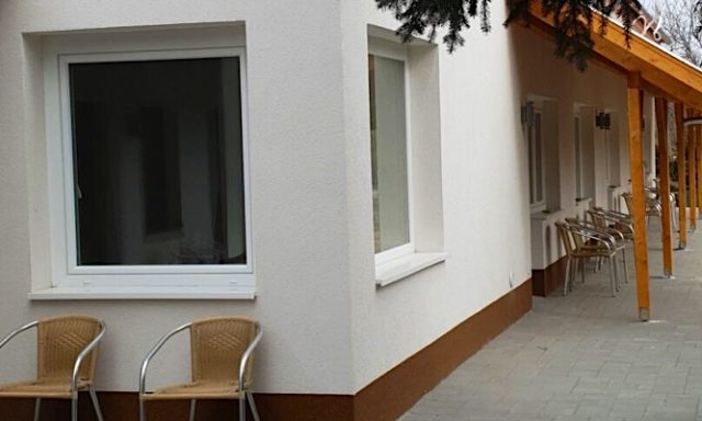 Czermann Holiday Inn-Oroszlány-42500