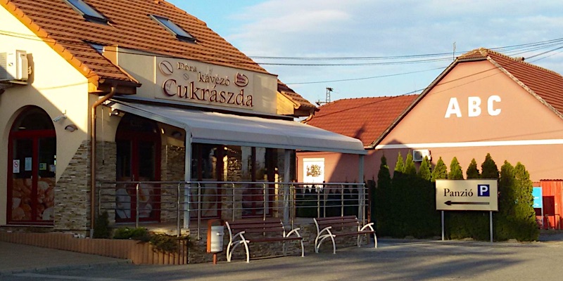 Dóra Kávézó és Panzió-Bócsa-42293