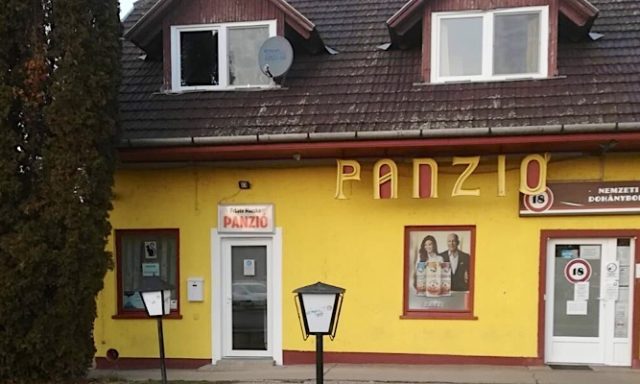 Fekete Macska Panzió-Tata-42314