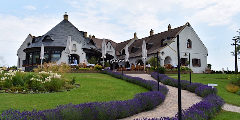 Fiastyúk Udvarház-Csór-42863