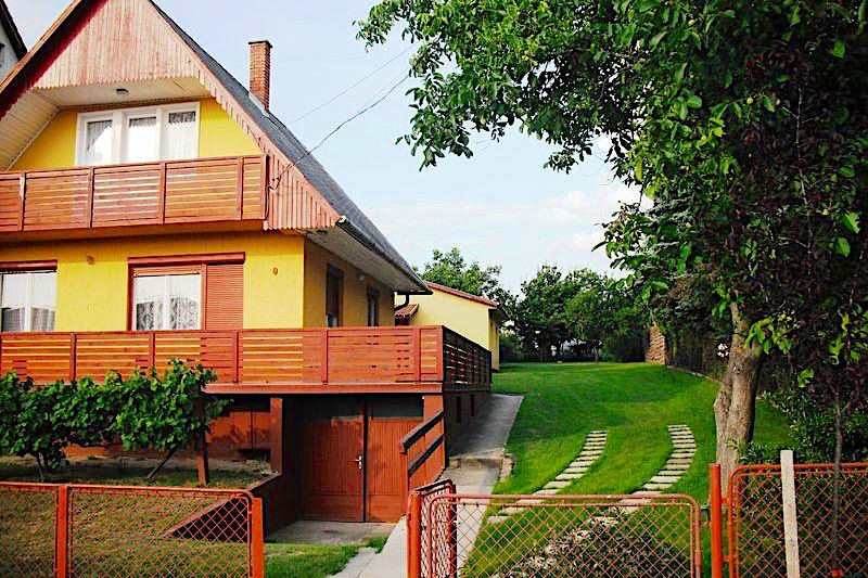 Gábor Apartmanház-Balatonlelle-7360