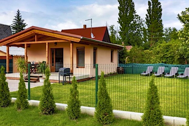 Hullám Nyaralóház-Balatonmáriafürdő-28010