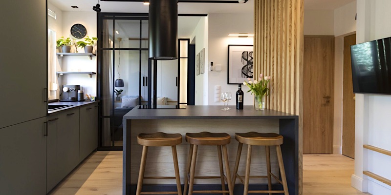 Hungarian Dolce Vita-Budapest-71999