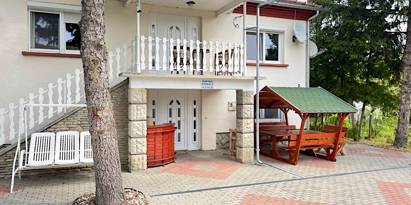 Hunyadi Nyaraló-Balatonkeresztúr-42075