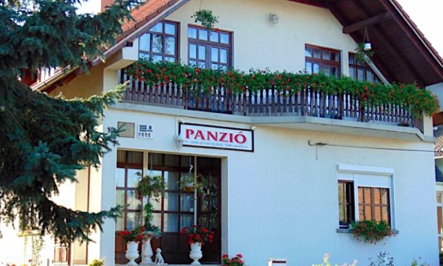 István és Panzió-Velence-42544