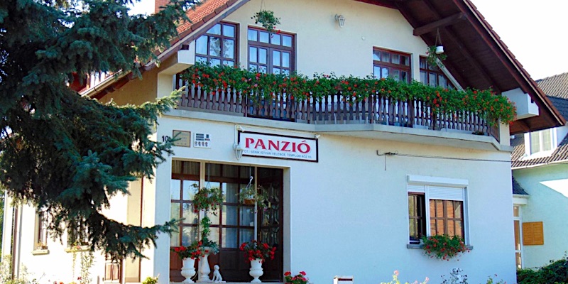 István és Panzió-Velence-42544