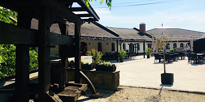 Kostel Panzió-Kesztölc-42479