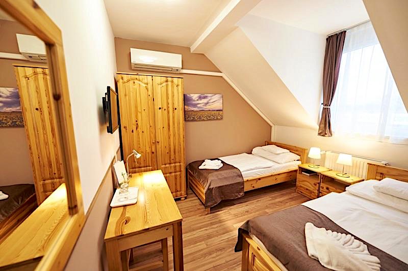 Land Plan Hotel & Restaurant-Töltéstava-38624