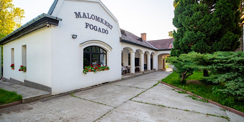 Malomkert Fogadó-Szob-42891