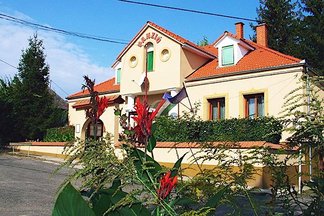 Panzió-Várong-28465