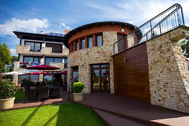 Pole Position Beach Hotel-Balatonszárszó-28041