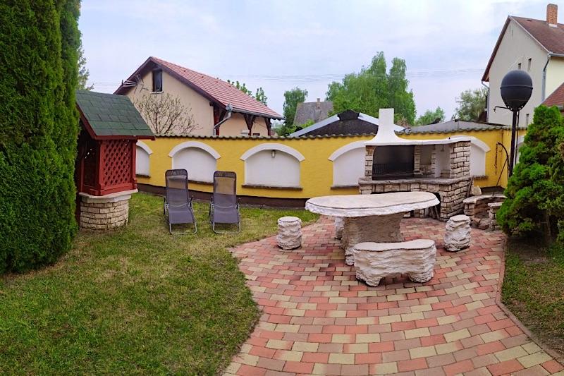 Sárga Nyaralóház-Balatonfenyves-64161