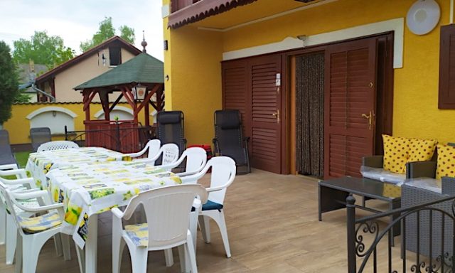 Sárga Önálló Nyaralóház-Balatonfenyves-70971