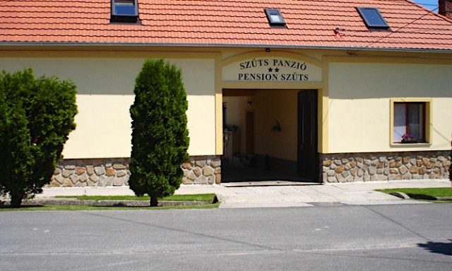 Szűts Panzió-Fertőrákos-42800