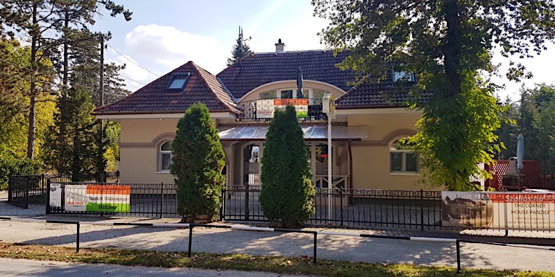 The Corner House Panzió-Tata-42269