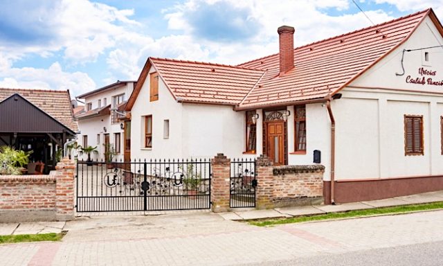 Urszics Családi Panzió-Villány-42343