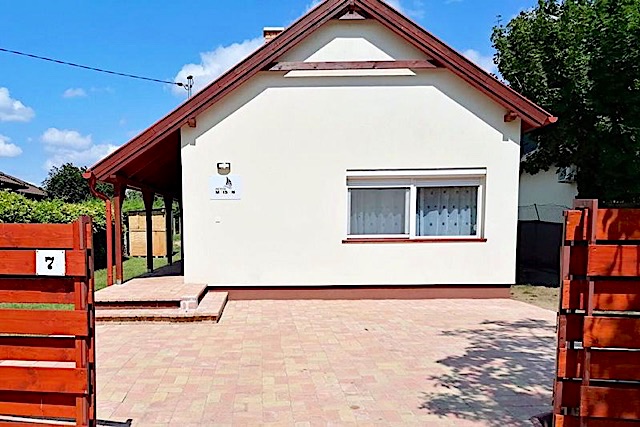 V7 Petite Maison-Siófok-29949