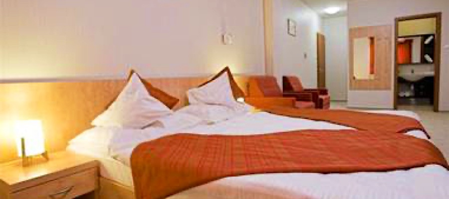 Völgyikút Ház Étterem és Panzió-Veszprém-34174