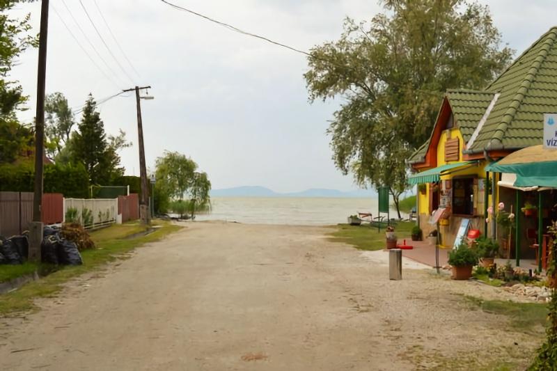 Balatonpartiházak (18)-Balatonfenyves-60456