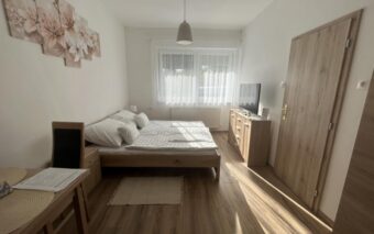 Napfényes Pihenőház-Mosonmagyaróvár-78499